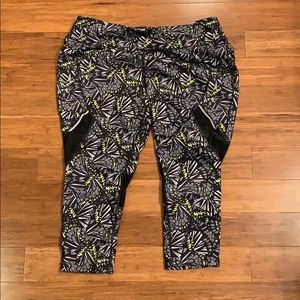 Avia XL unique patterned calf athletic leggings